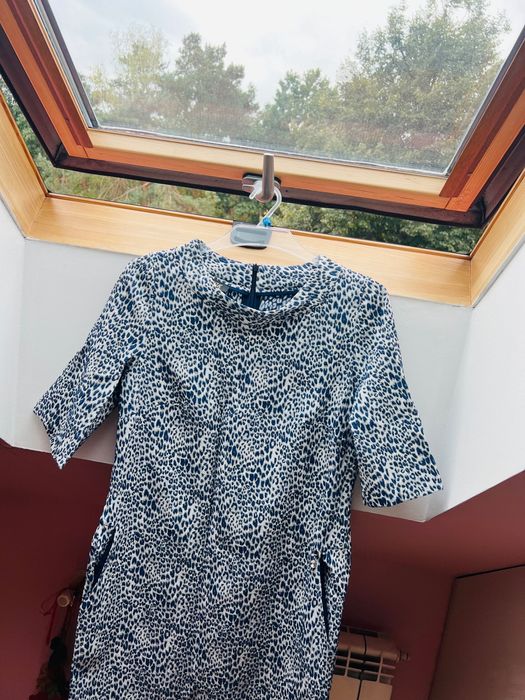Sukienka midi w panterkę Poza rozmiar 42/XL