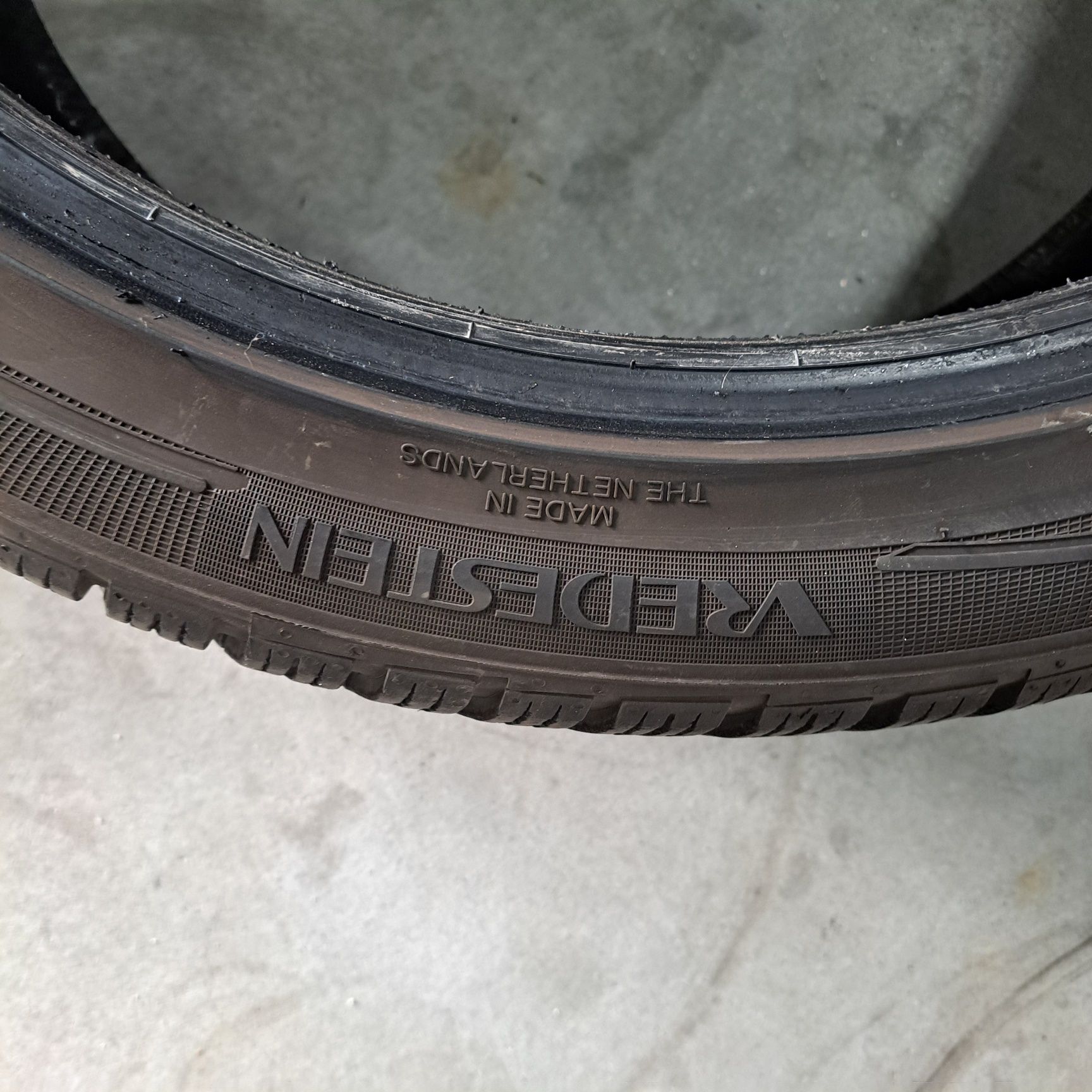 2 pneus 245 40 R20 Vredestein