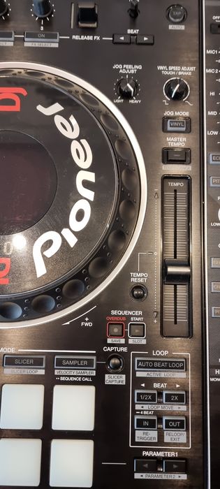 Pioneer DDJ-RZX. DJ kontroler