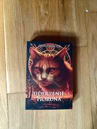 książka Erin Hunter Wojownicy , Świt klanów , tom II Uderzenie pioruna