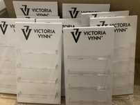 Ekspozytor wiszacy na lakiery 36szt. Marki  victoria vynn