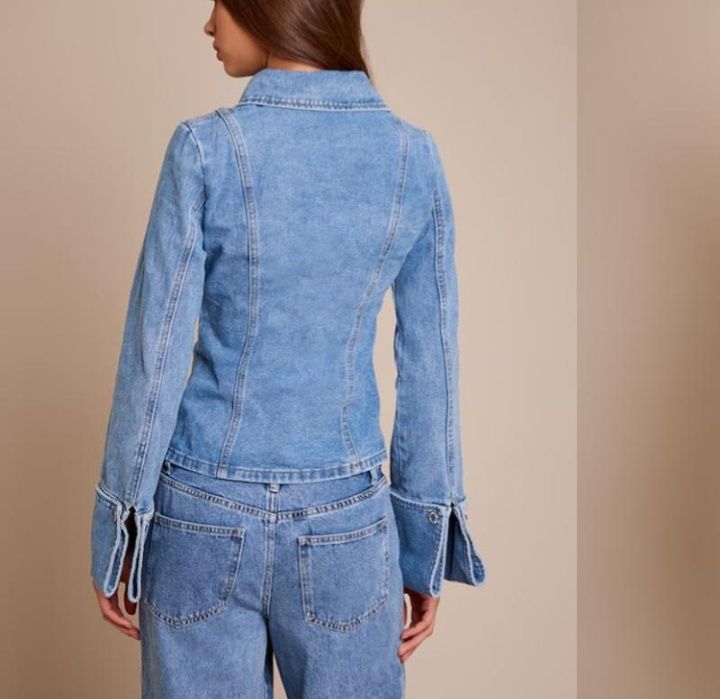 Жіноча джинсова рубашка Prettylittlething 
нова, з біркою. 
плечg