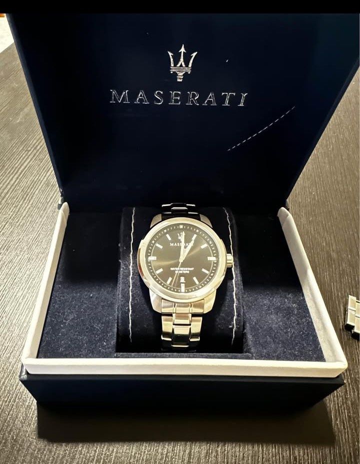 Relógio lindo Maserati