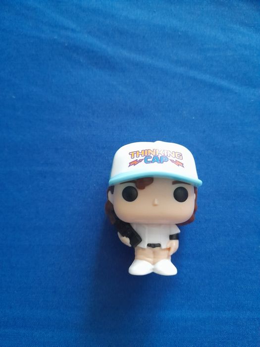 Figurka stranger things kinder joy