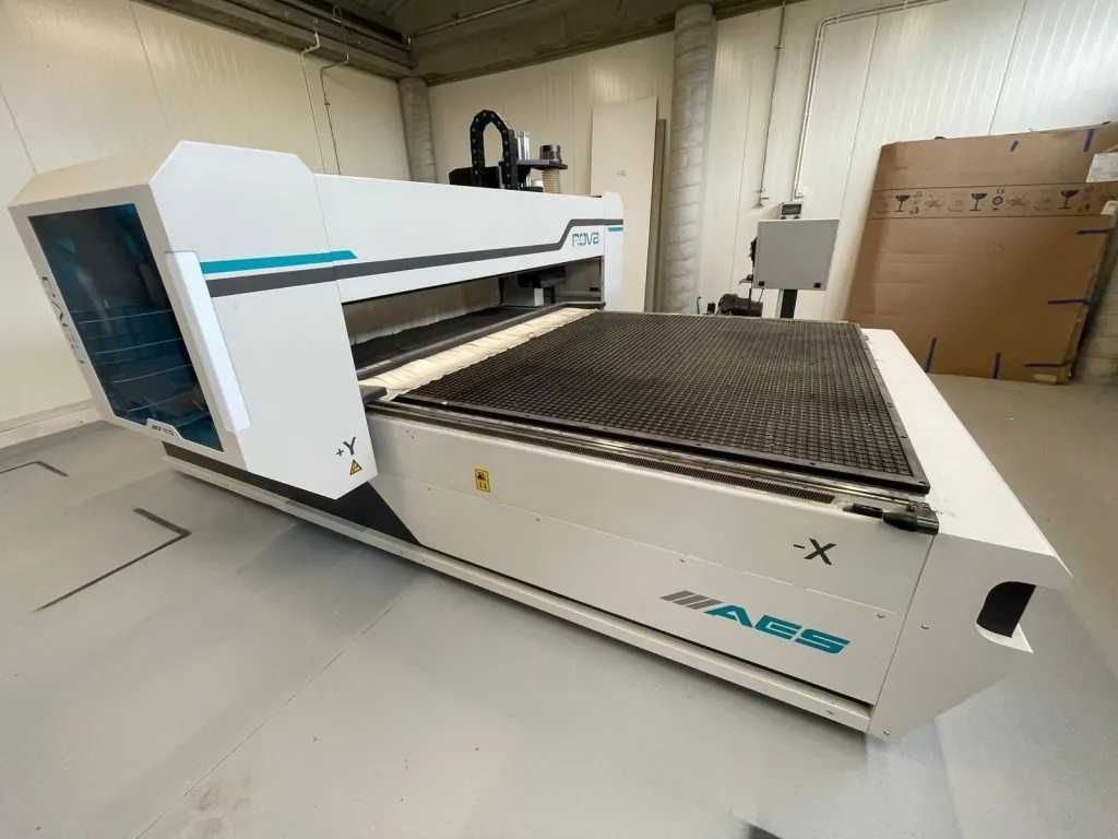 Frezarka CNC AES Stół roboczy 2100x3200 2 pompy Becker używana 2019