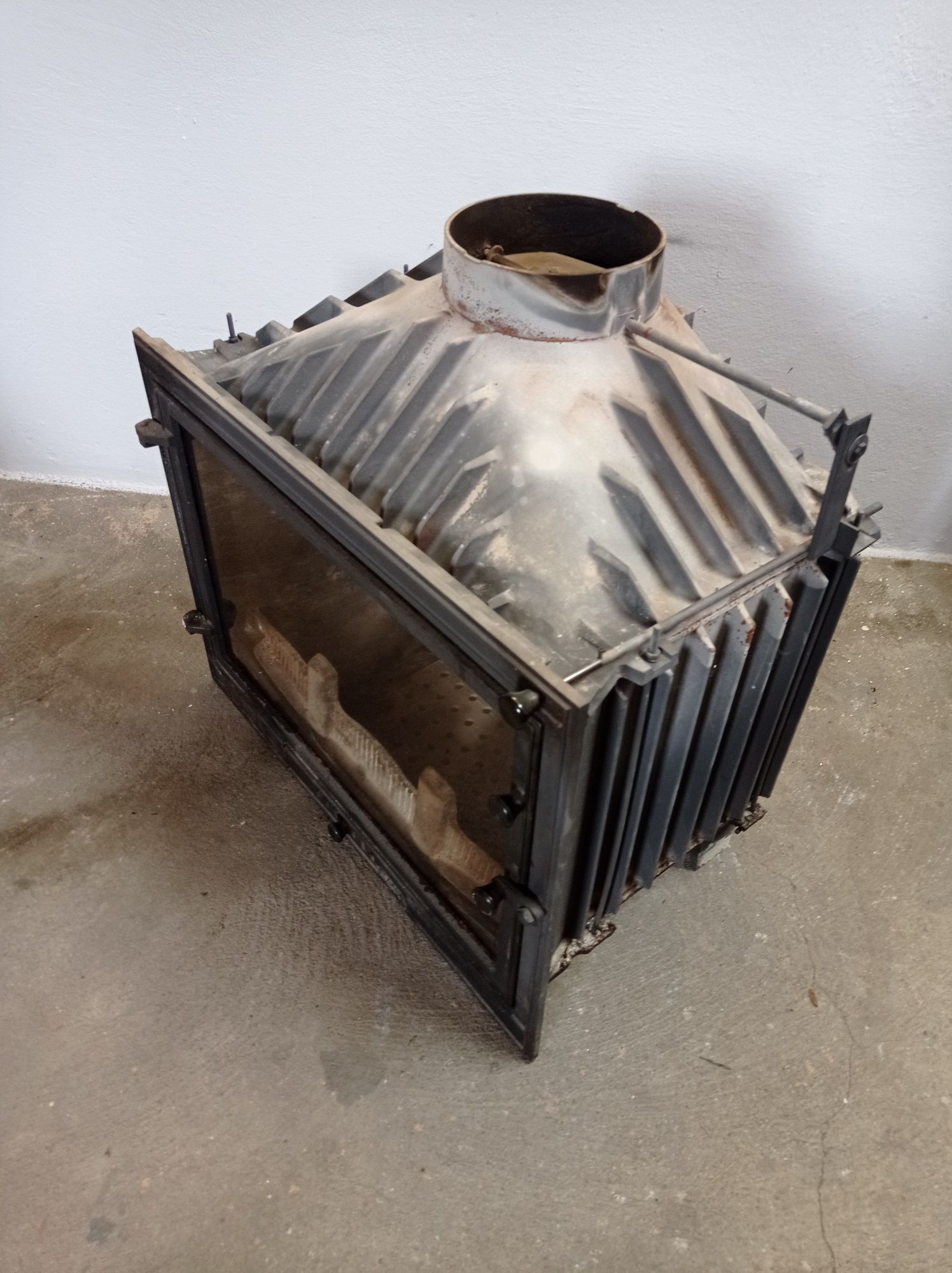 Kominek Invicta 12KW