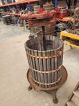 Emprensa base metalica para uvas