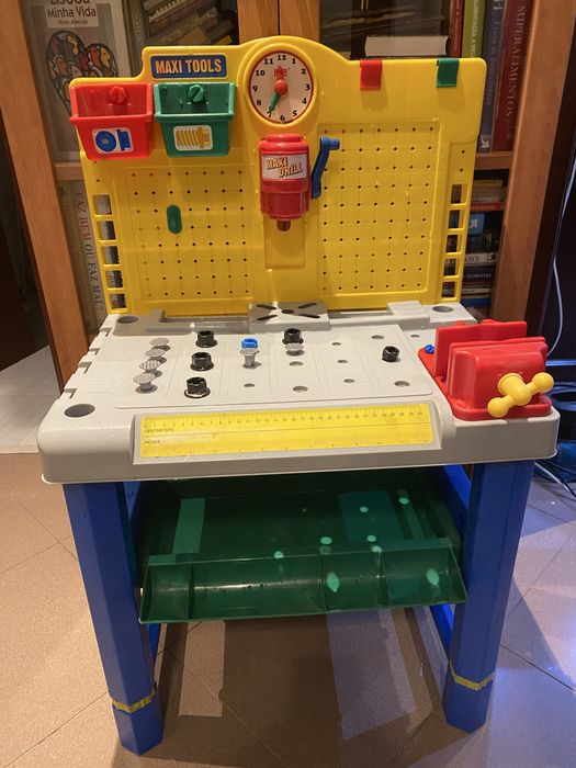 Mesa de bricolage infantil