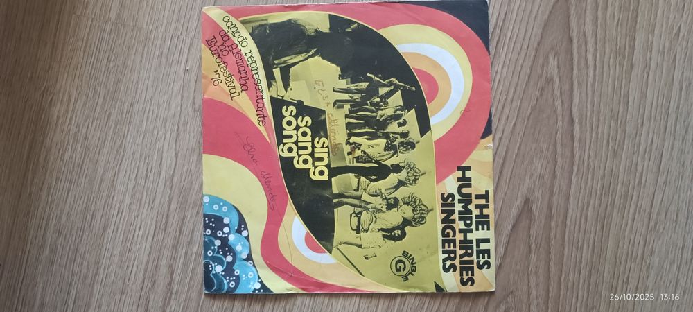 The Les Hunfhries Singers "Sing Sang Song" Single