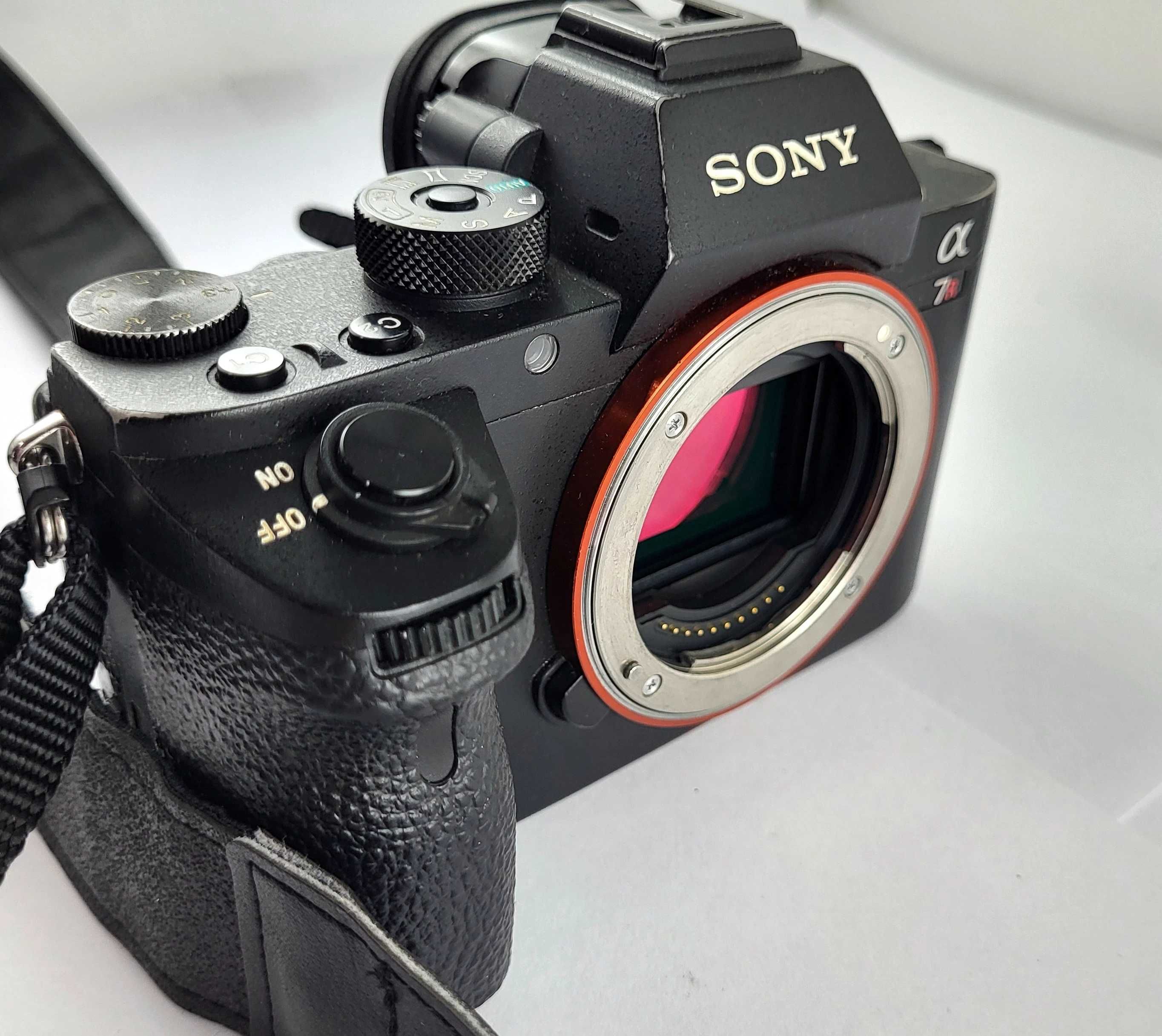 APARAT SONY ALPHA 7 R II + 4 dodatkowe baterie