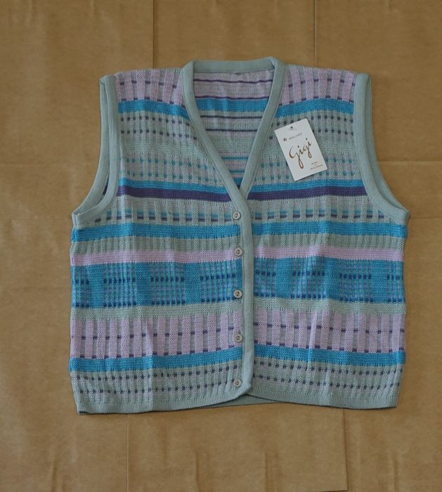 Coletes sem mangas matizados várias cores