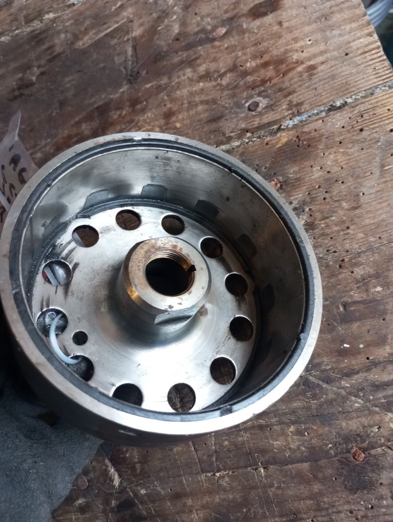 Magneto koło magnesowe zapłon zamachowe Suzuki GSXR 750 600 srad 1.117