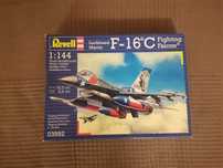 Model do sklejania samolot F16