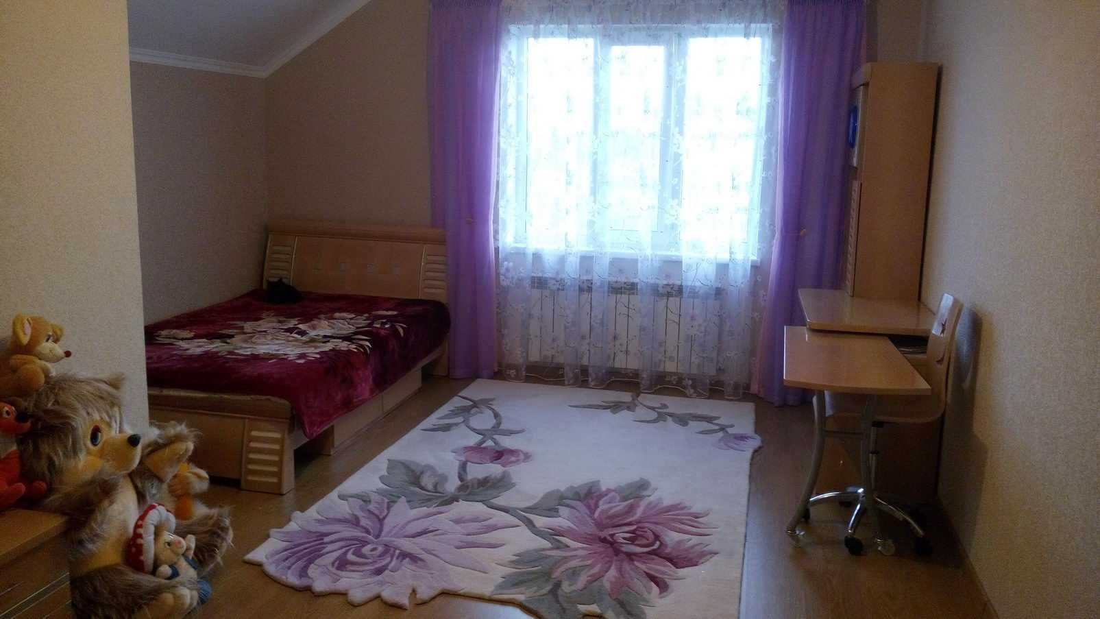 Продам новий сучасний будинок з усіма зручностями.
