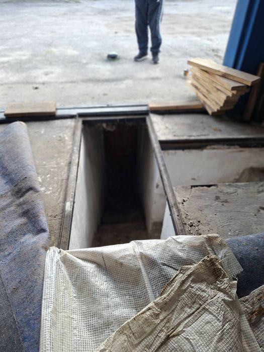 Гараж в центрі міста район галактики