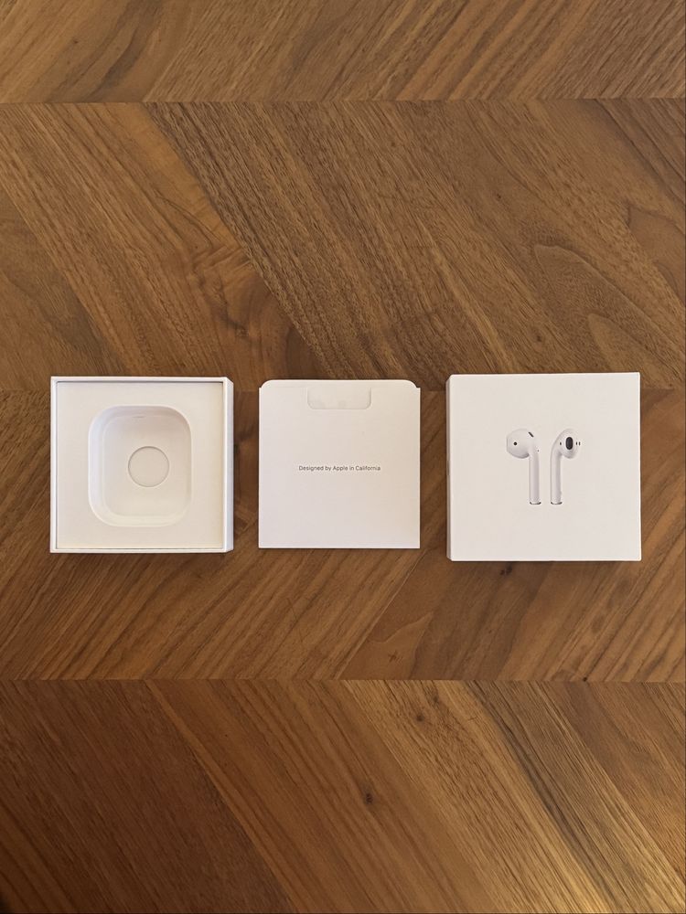 Oryginalne pudełko po Apple AirPods 2. generacji