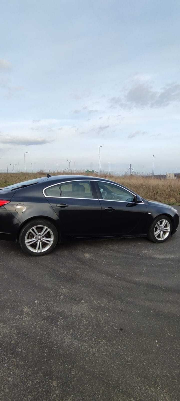 Opel Insignia 2010r. Bogate wyposażenie, czarne wnętrze, doinwestowany