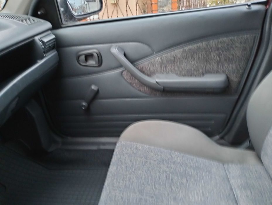 інклюзивне авто DAEWOO NEXIA