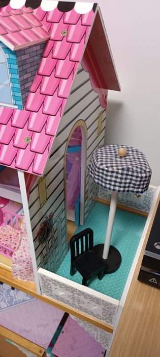 Drewniany domek dla lalek duży 3-piętrowy z windą RICKOKIDS