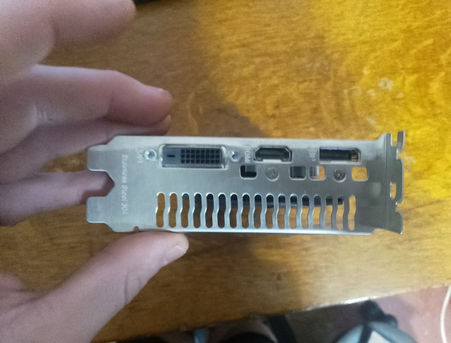 Продам Видеокарту Asus phoenix GTX 1650 4 gb