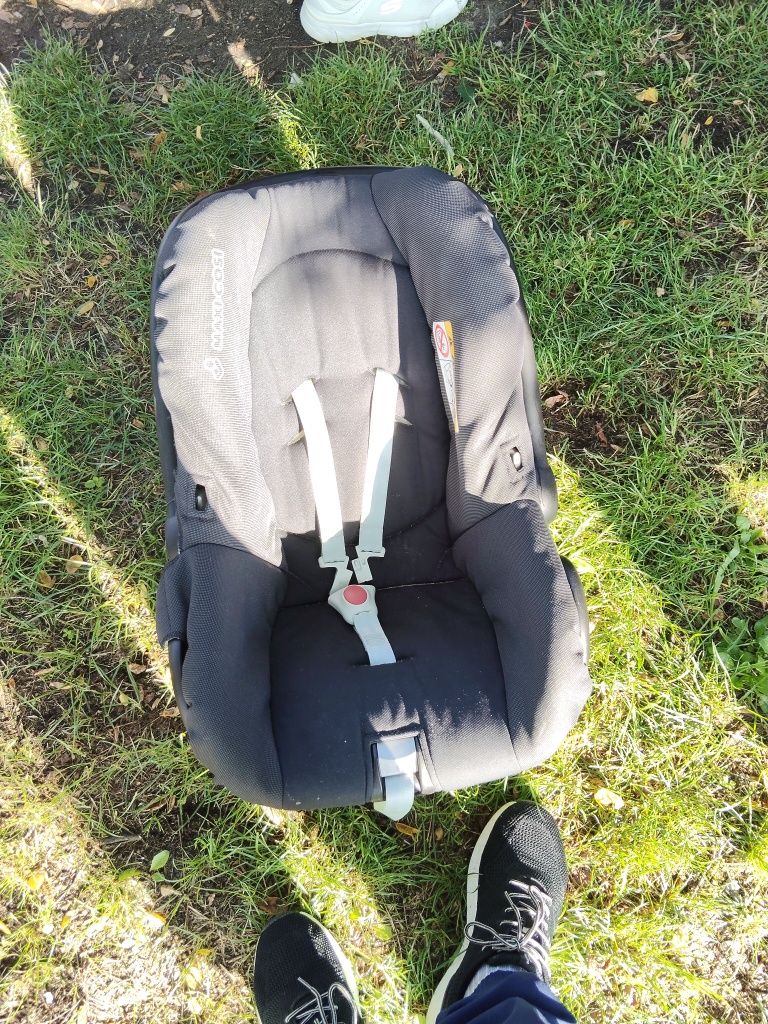 Krzesełko do karmienia i samochodowe w dobrym stanie odbiór osobisty 1