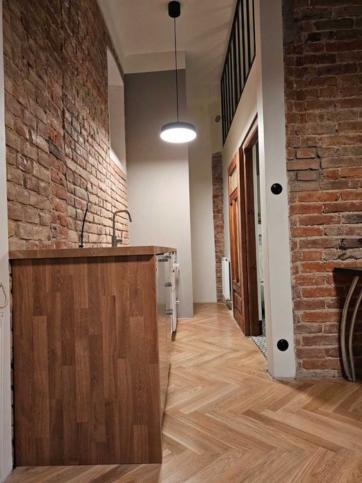 Centrum. klimatyczna kawalerka w secesyjnej kamienicy