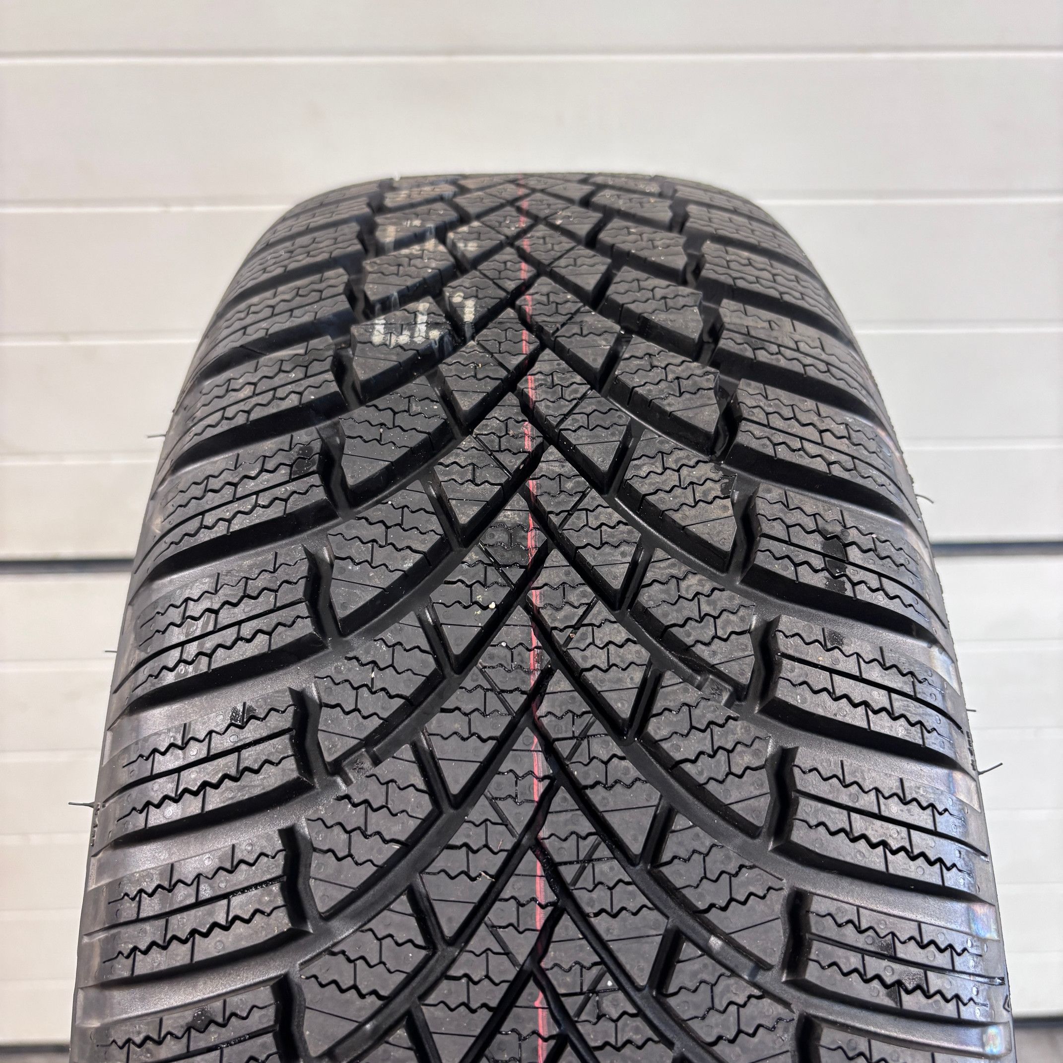 Nowe Opony Bridgestone Blizzak LM005 215/55/18