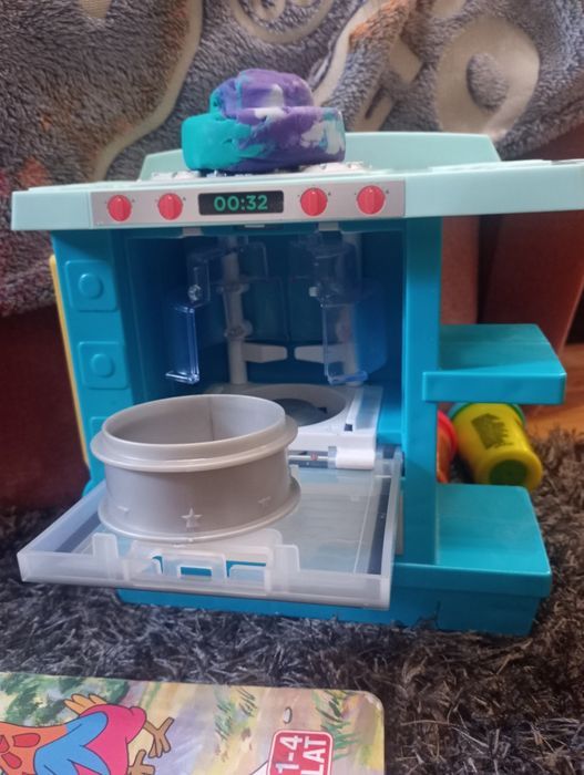 Ciastolina Play doh-piekarnik do tortów