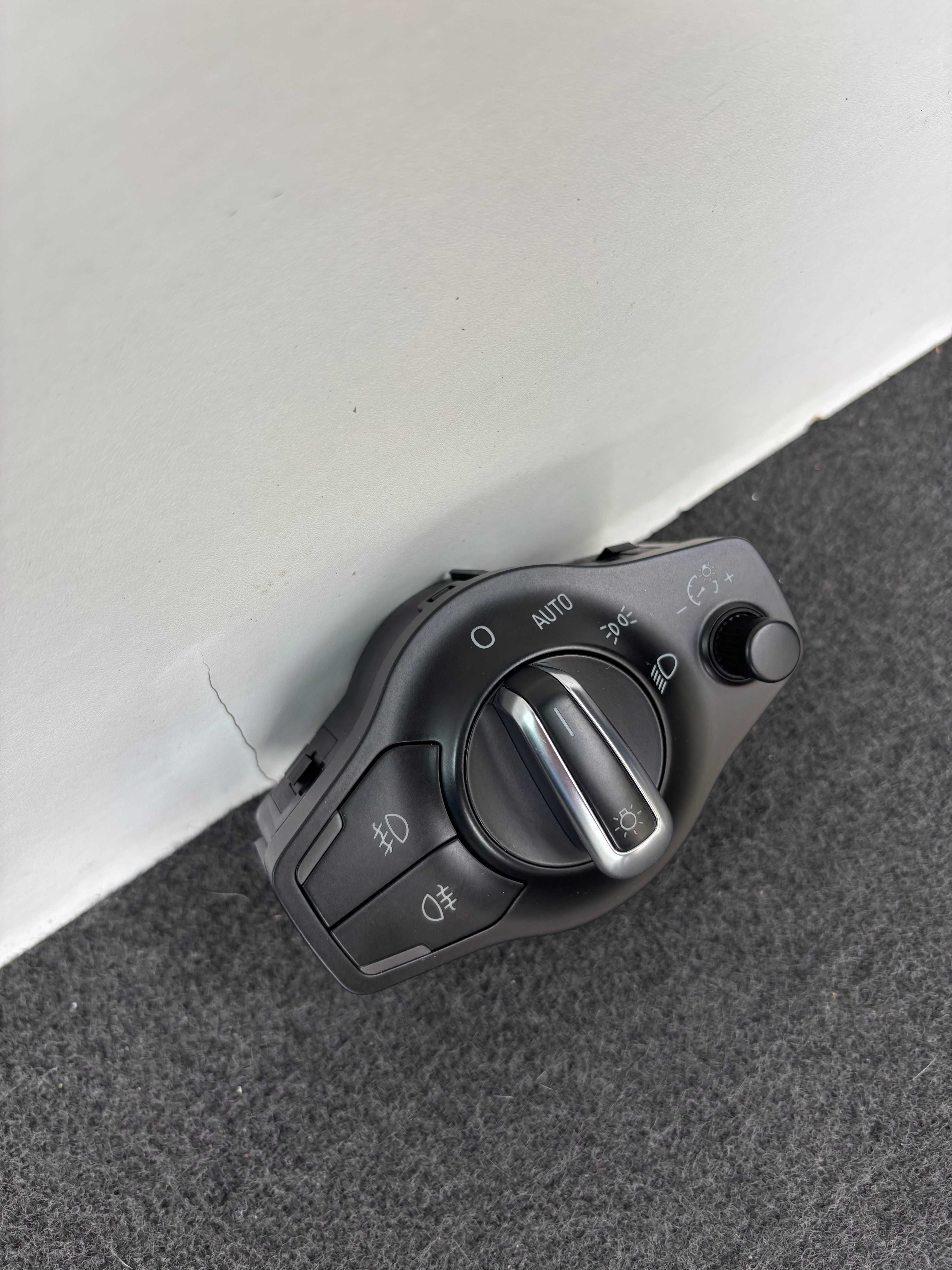 Interruptor / Comutador das Luzes (Audi A4 B8/A5/Q5)