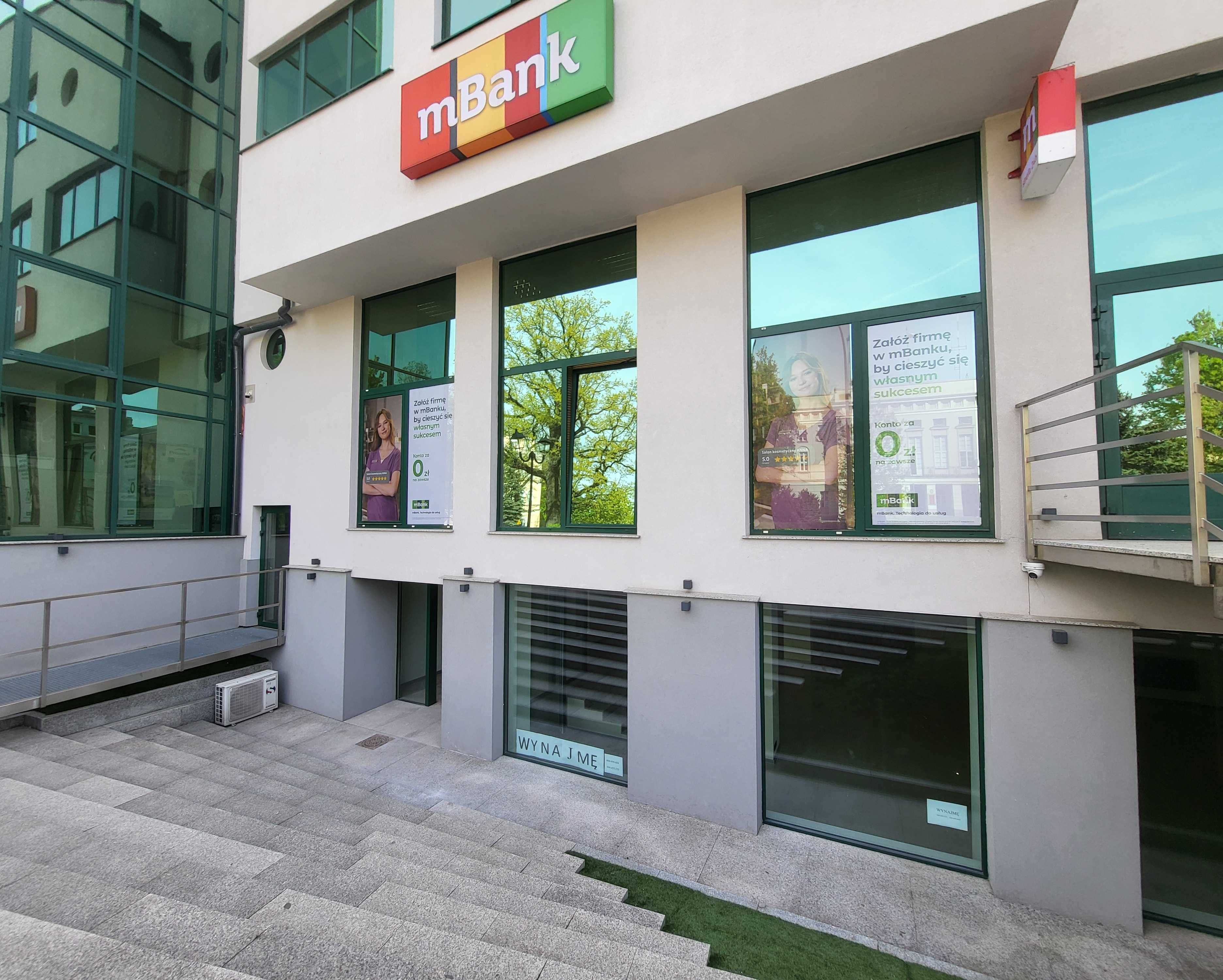 Lokal nr 8. Ścisłe centrum Tomaszowa. Wejście prosto z ulicy P.O.W. 17