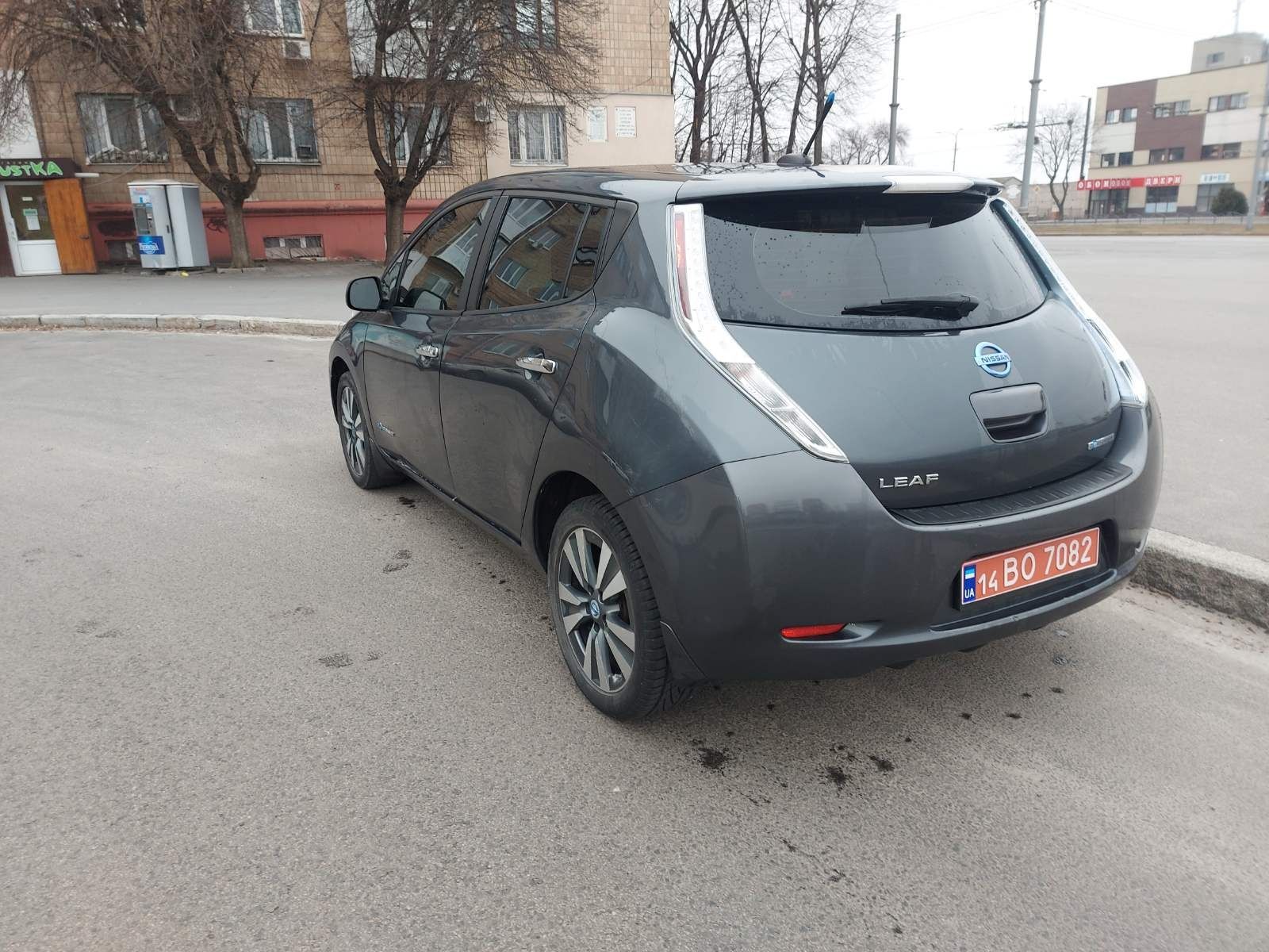 Nissan leaf SL 42kw нова батарея