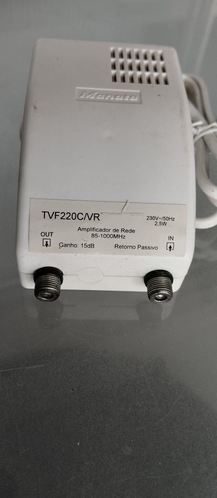 Amplificador de sinal p/ ligar em várias TVs