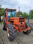 Ciągnik rolniczy renault 1181-4