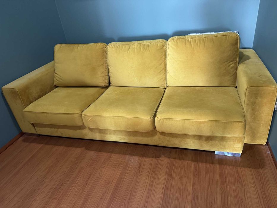 Sofá 3 lugares amarelo