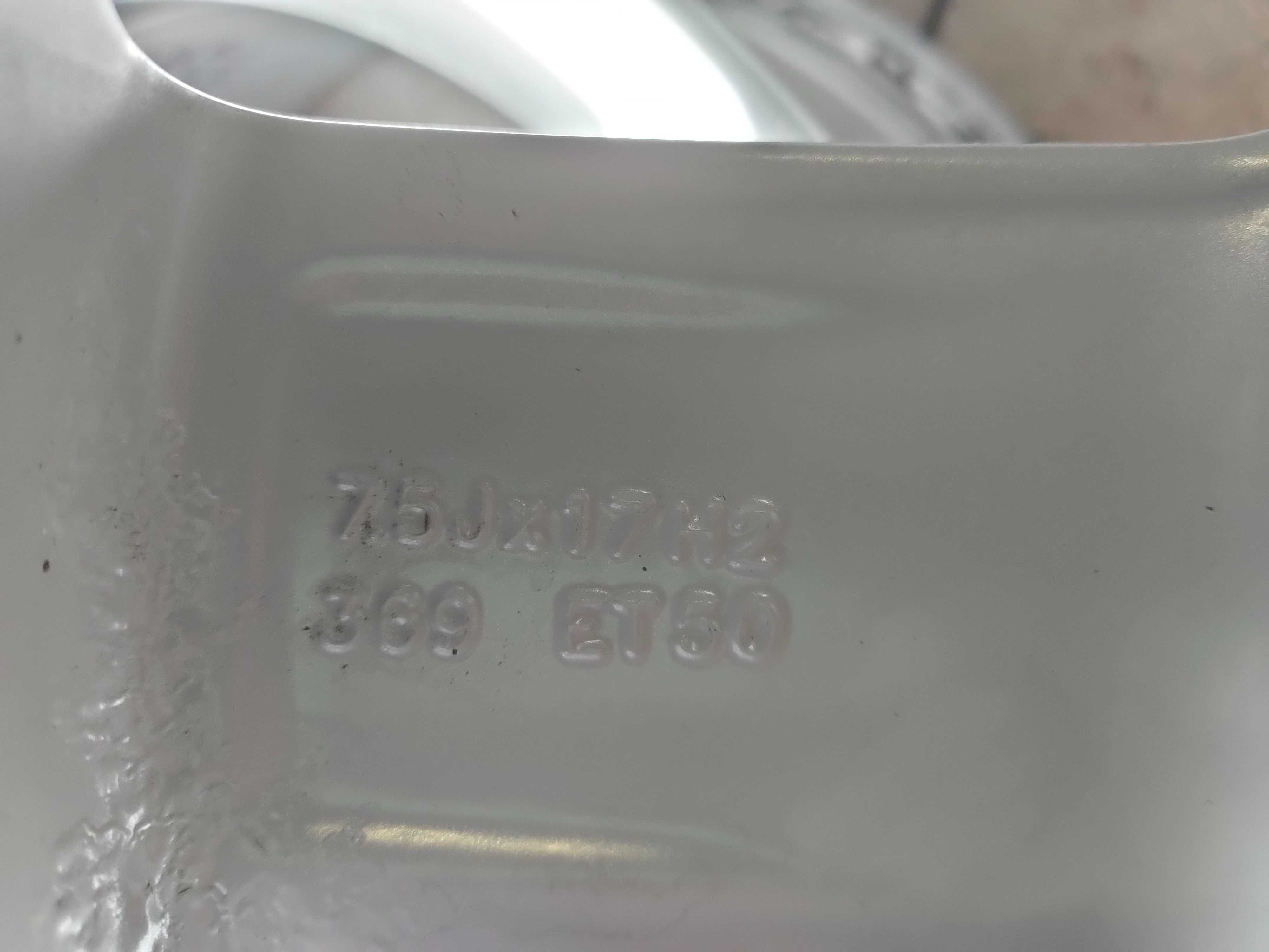 Felgi aluminiowe Volkswagen Touareg 5x130 7,5J17 ET50 fi72,5  D46