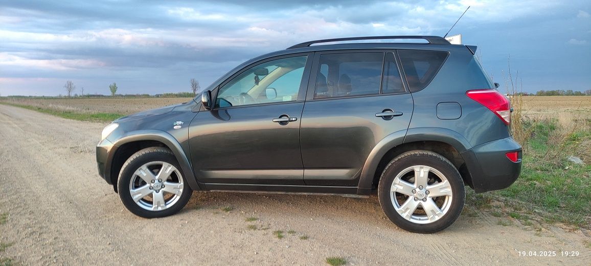 Toyota RAV4 2.2 4x4 | 2007 | Podgrz. szyba, fotele, klima 2-stref
