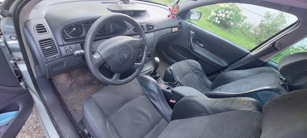 Продаж Рено Лагуна 2004 рік