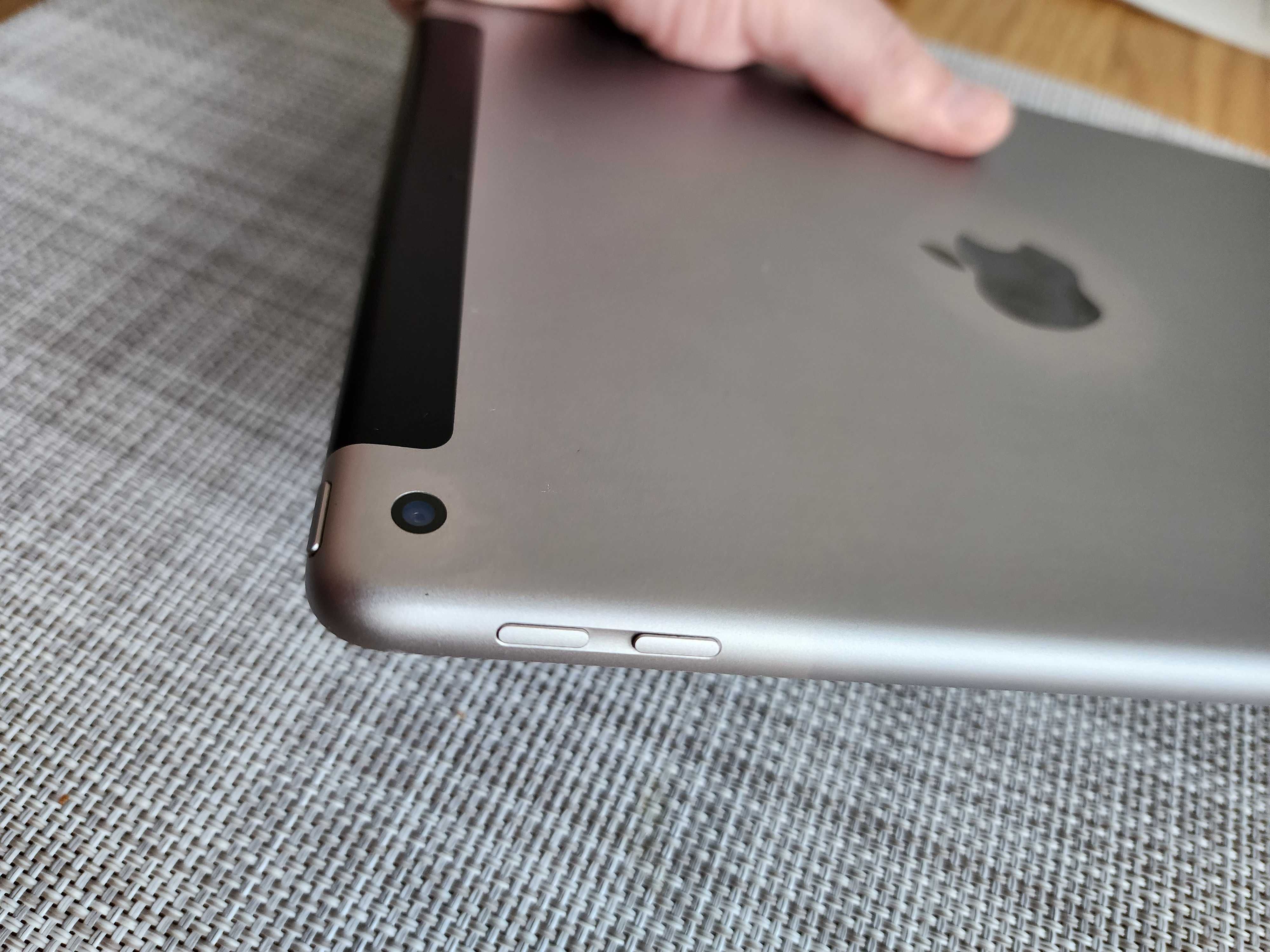Планшет Apple iPad (A1954) 32GB Wi-Fi + Cellular Space Gray (MR6Y2)