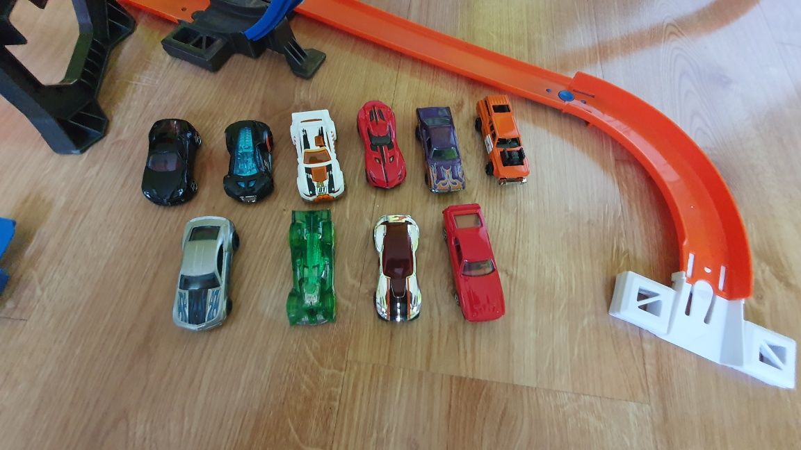 Tor Hot Wheels + 10 aut