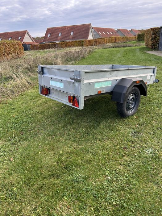 Przyczepka samochodowa