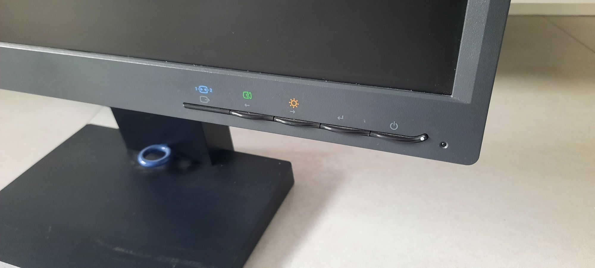 Monitor Lenovo ThinkVision 19" LED LCD