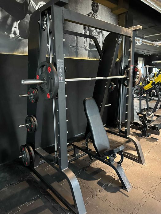 Maszyna smitha -suwnica Nowa FV  siłownia pokój personalny