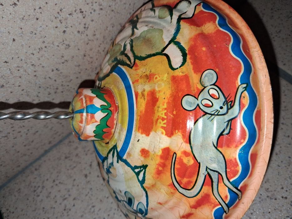 Pião de chapa vintage