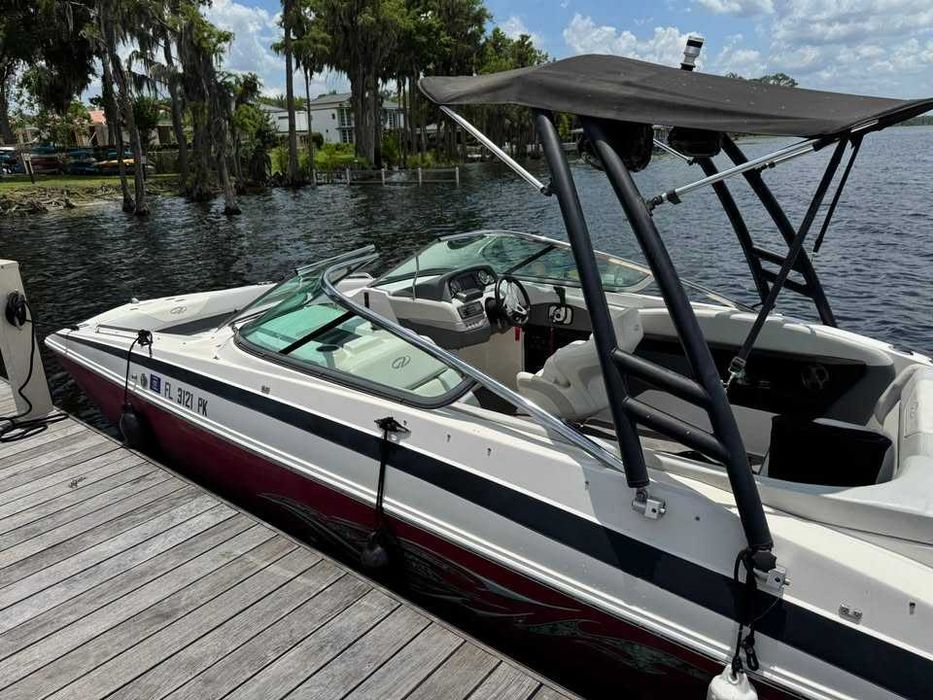 motorówka Regal 24 FasDeck 12 144h, wake tower, masa dodatków, trailer