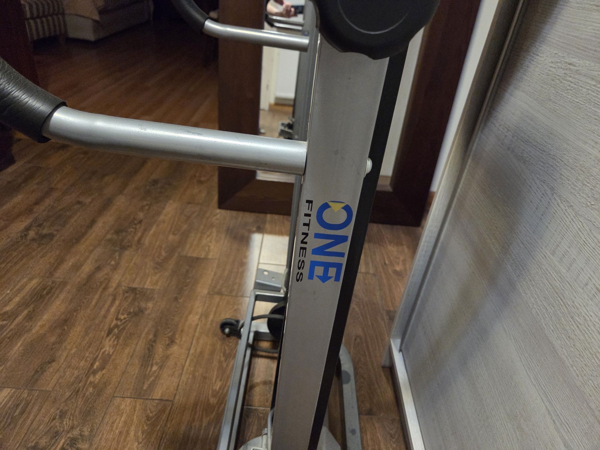 Bieżnia magnetyczna ONE Fitness B8595