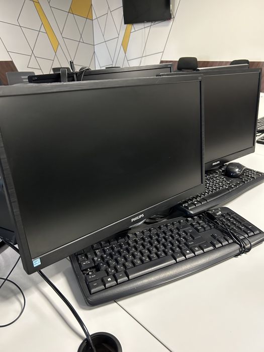 Монитор DELL 23