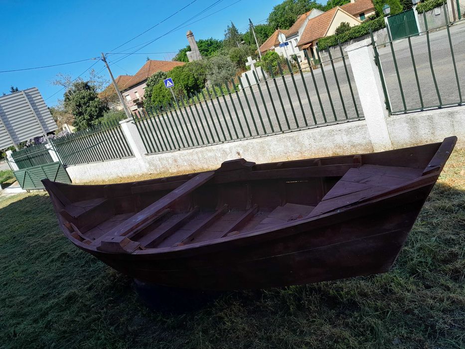 Barco de madeira tradicional Português (novo)