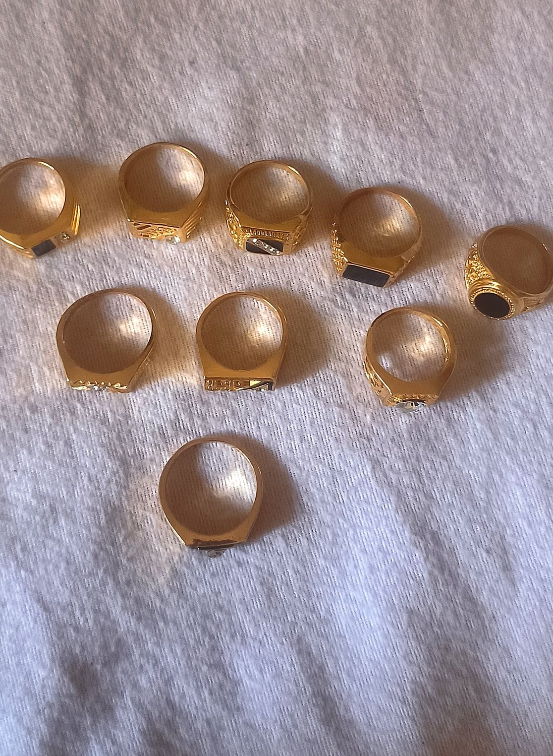 Anéis x9 Dourado Plástico