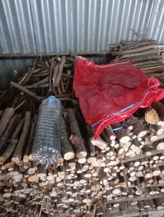 Lenha miúda em saco