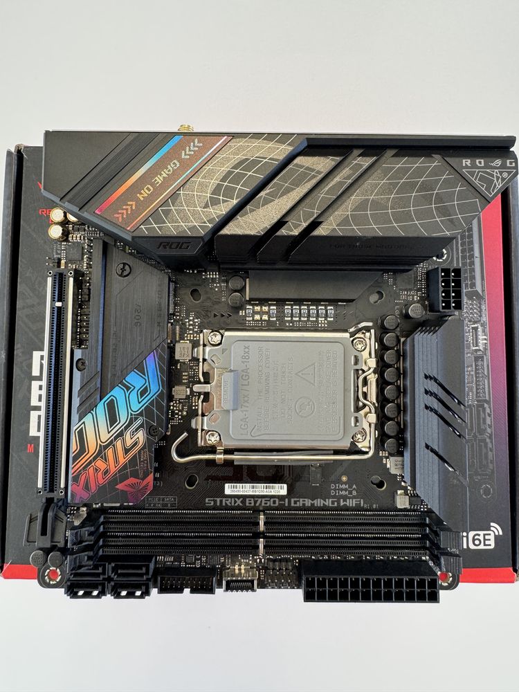 Płyta główna Mini ITX ASUS STRIX B760-I Gaming Wifi